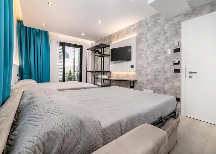 Cala Vela Tower ריצ'יונה