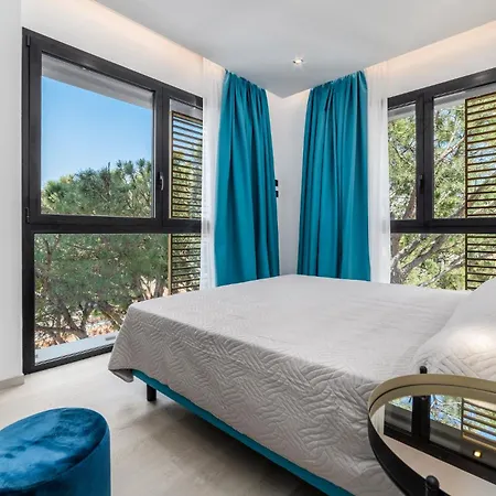 Cala Vela Tower Apart-hotel