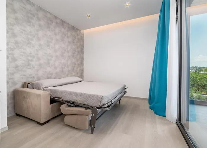 Aparthotel Cala Vela Tower 3*